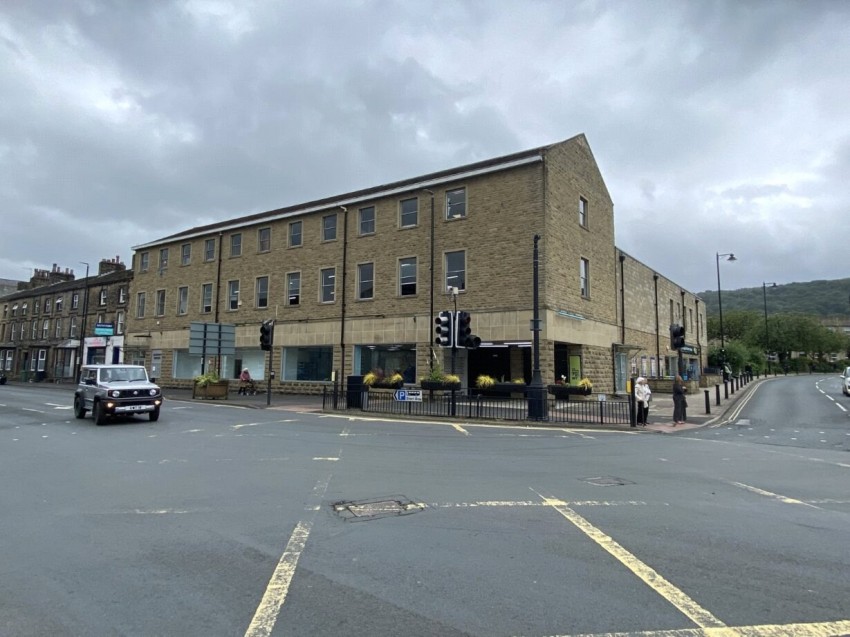 Images for First Floor Premises Lencett House Boroughgate, Otley