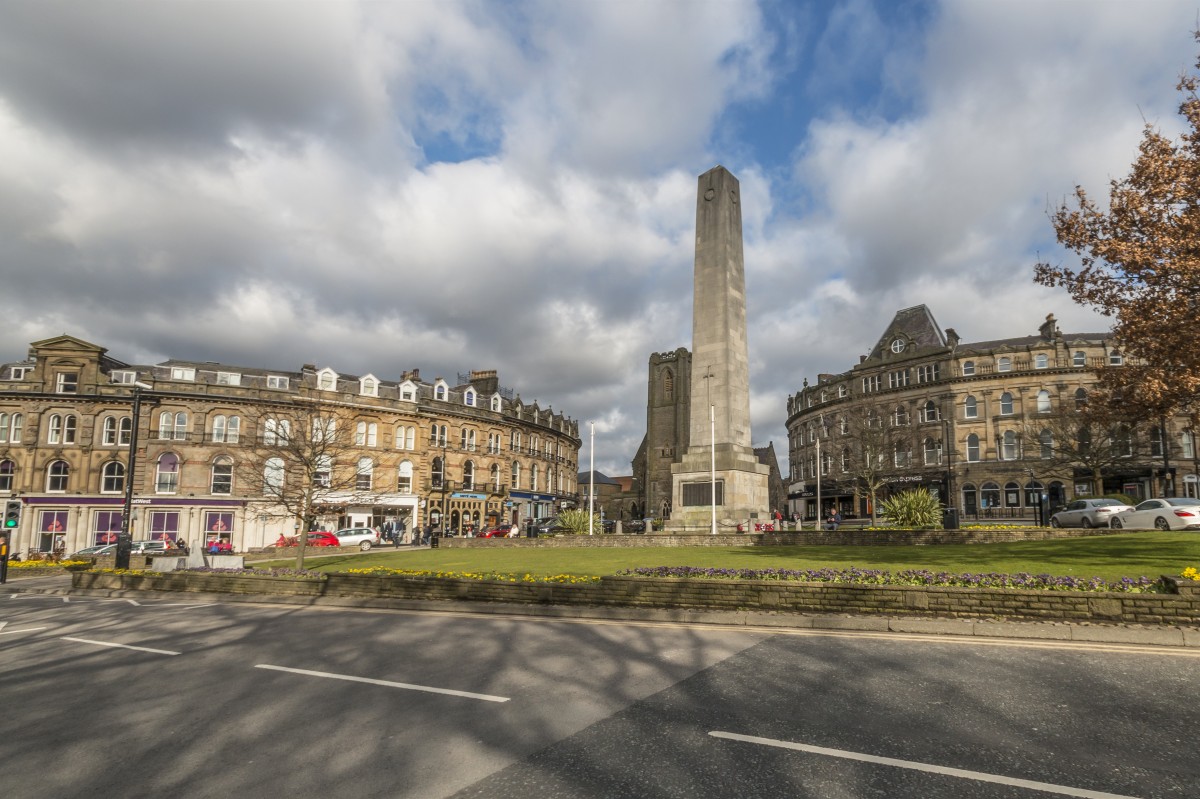 5 of the best things about town centre living in Harrogate | Feather ...